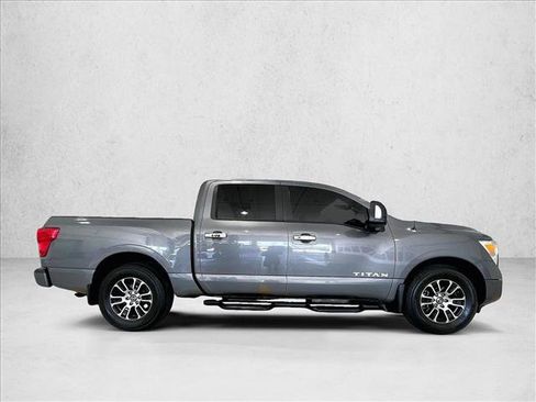 Used 2021 Nissan Titan SV w/ SV Convenience Package RWD image 5