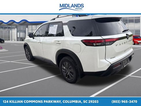 Used 2022 Nissan Pathfinder SV AWD/4WD image 9