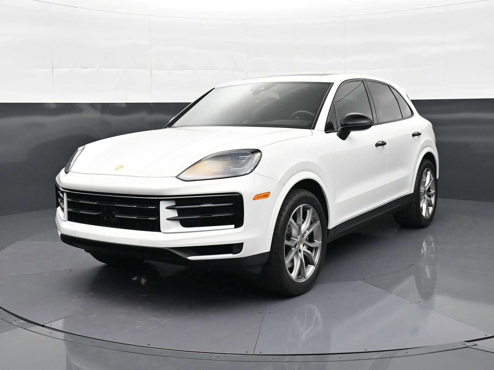 Certified 2024 Porsche Cayenne AWD/4WD image 1