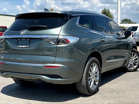Used 2023 Buick Enclave Avenir image 2