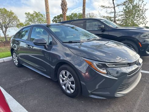 Used 2024 Toyota Corolla LE image 3