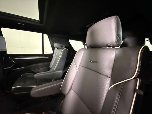 Certified 2026 Cadillac Escalade Luxury AWD/4WD image 27