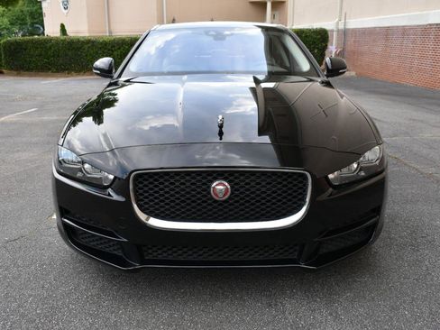 Used 2019 Jaguar XE Prestige image 4