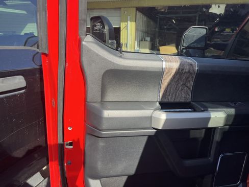 Used 2018 Ford F250 Lariat w/ Lariat Ultimate Package image 2