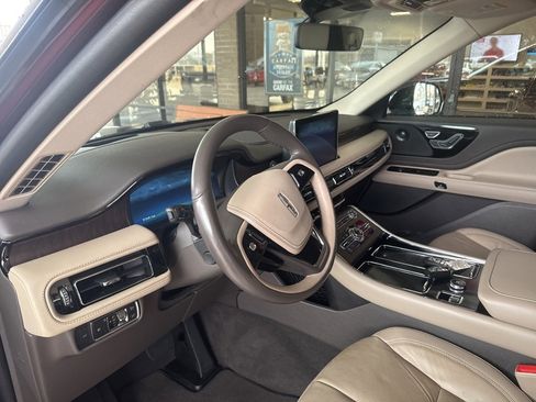 Used 2022 Lincoln Aviator Reserve w/ Equipment Group 201A image 9