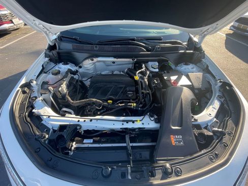 Used 2025 Buick Envista Sport Touring image 27