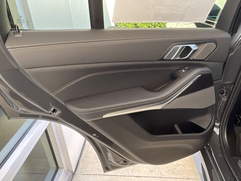 New 2026 BMW X5 sDrive40i image 23