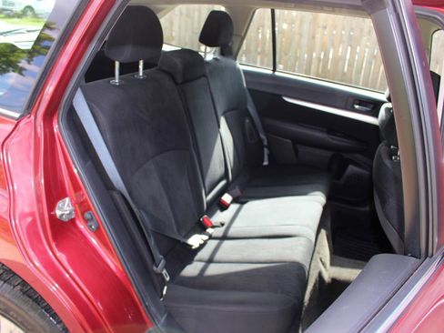 Used 2014 Subaru Outback 2.5i AWD/4WD image 32