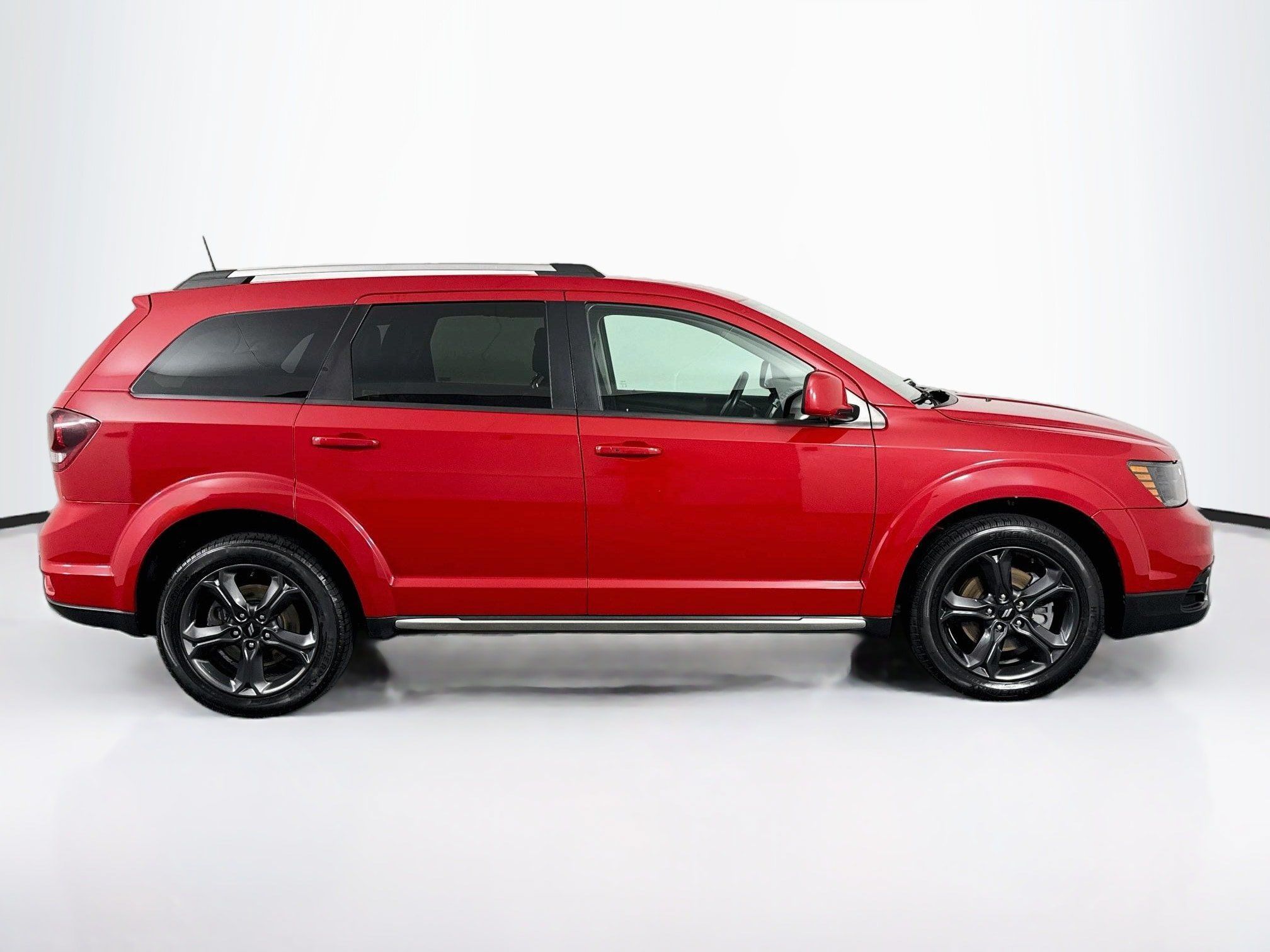 Used 2018 Dodge Journey Crossroad w/ Nav & Sun Group AWD/4WD image 16