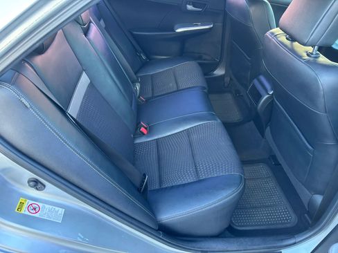 Used 2012 Toyota Camry SE FWD image 12