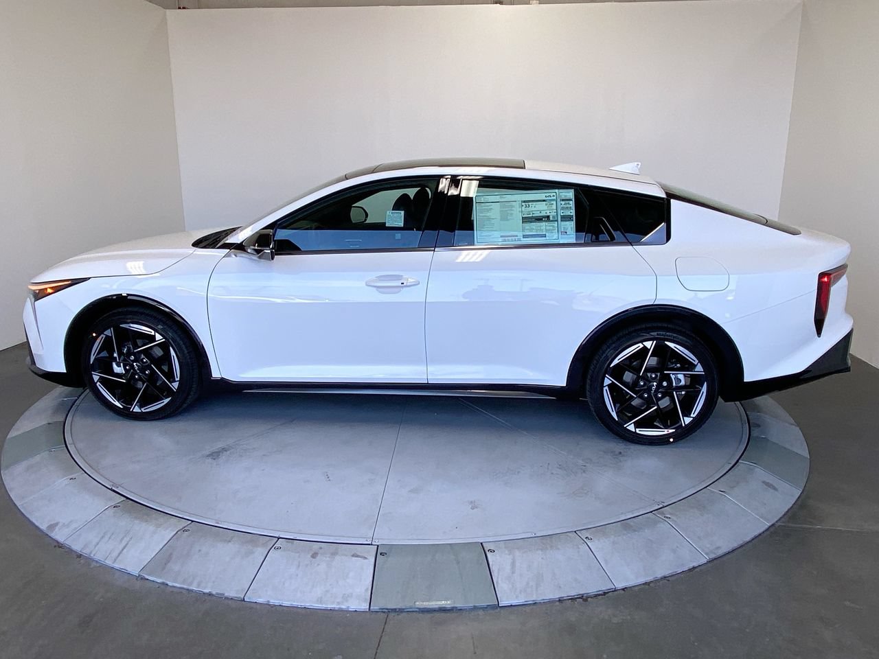 New 2026 Kia K4 GT-Line FWD image 2
