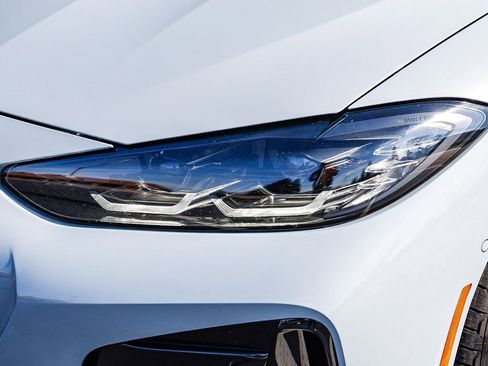 Used 2023 BMW M440i Convertible w/ Premium Package image 7