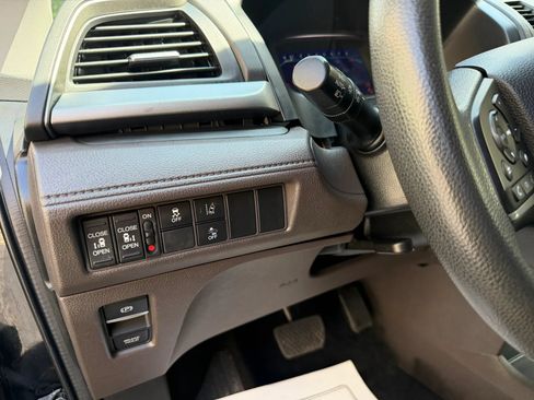 Used 2018 Honda Odyssey EX image 25
