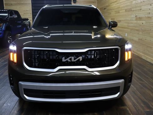 Used 2024 Kia Telluride EX w/ EX Captain's Chair Package FWD image 7