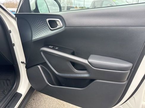 Used 2023 Kia Soul EX image 10