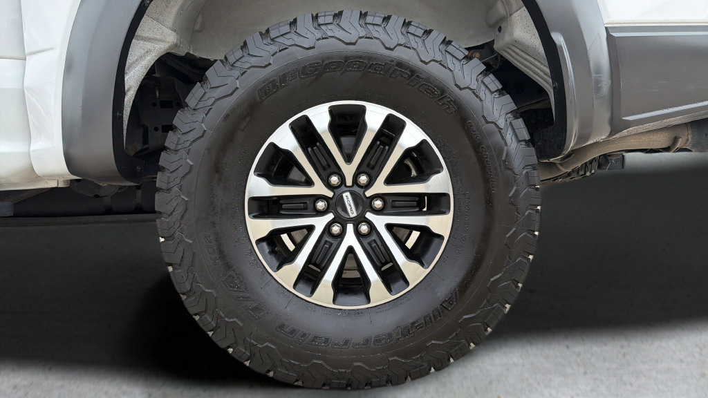 Used 2019 Ford F150 Raptor w/ Equipment Group 802A Luxury AWD/4WD image 28