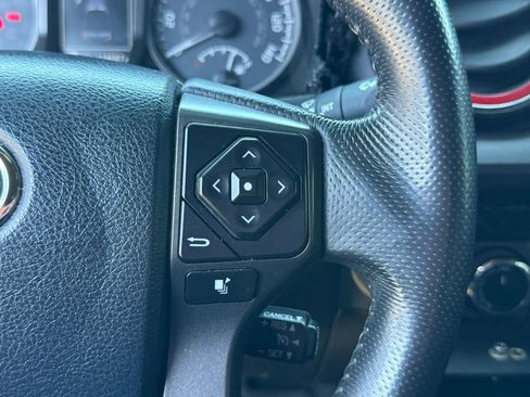 Used 2017 Toyota Tacoma TRD Off-Road w/ Tow Package (A/T) AWD/4WD image 12
