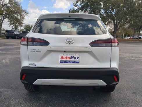 Used 2026 Toyota Corolla Cross L image 5