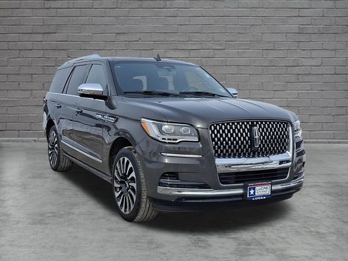 Used 2023 Lincoln Navigator Black Label AWD/4WD image 2
