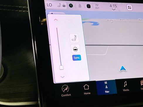 Used 2023 Jeep Grand Cherokee Limited image 17