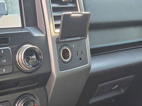 Used 2017 Ford F150 Raptor w/ Equipment Group 802A Luxury image 30