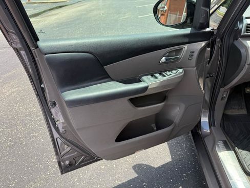 Used 2014 Honda Odyssey Touring Elite image 8