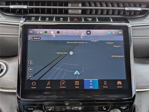 Used 2023 Jeep Grand Cherokee Limited w/ Black Appearance Package image 28