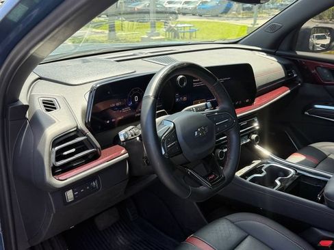 Used 2024 Chevrolet Traverse RS AWD/4WD image 11