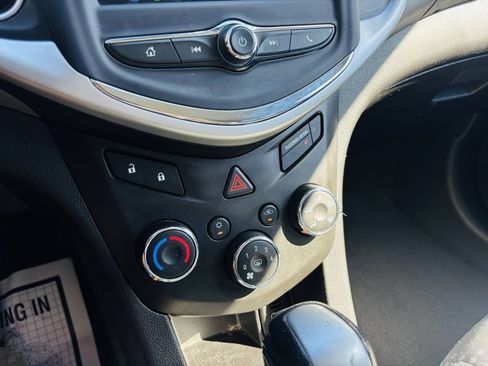 Used 2020 Chevrolet Sonic LT image 24