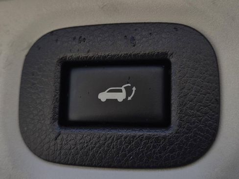 Used 2017 Nissan Rogue SL w/ SL Premium Package image 11