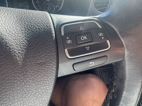 Used 2017 Volkswagen Tiguan S image 19