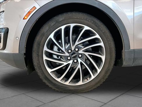 Used 2019 Lincoln Nautilus Reserve FWD image 10