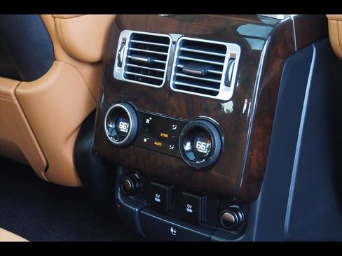 Used 2018 Land Rover Range Rover Autobiography image 16