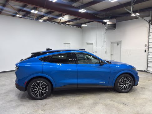 Certified 2025 Ford Mustang Mach-E Premium AWD/4WD image 5
