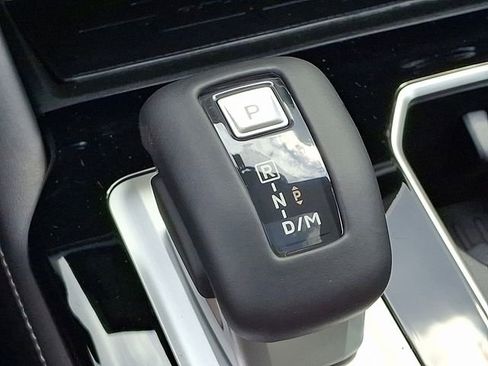 New 2025 Mitsubishi Outlander SE image 11