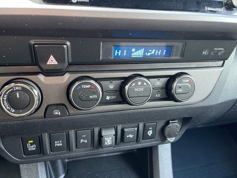 Used 2023 Toyota Tacoma TRD Sport w/ Technology Package image 16