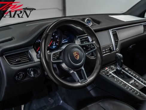 Used 2018 Porsche Macan GTS image 24