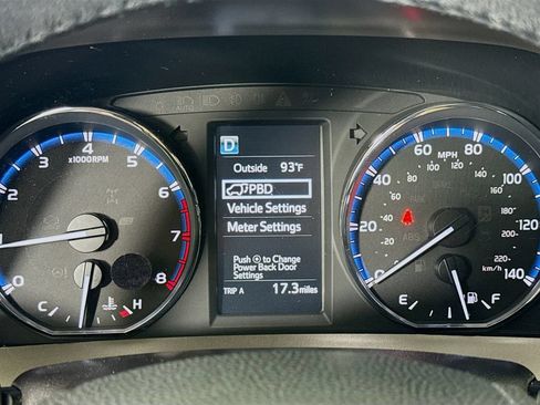 Used 2016 Toyota RAV4 XLE AWD/4WD image 12