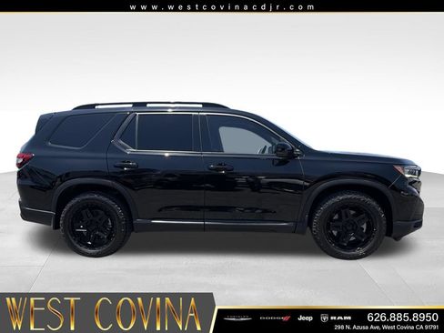 Used 2023 Honda Pilot Touring image 12