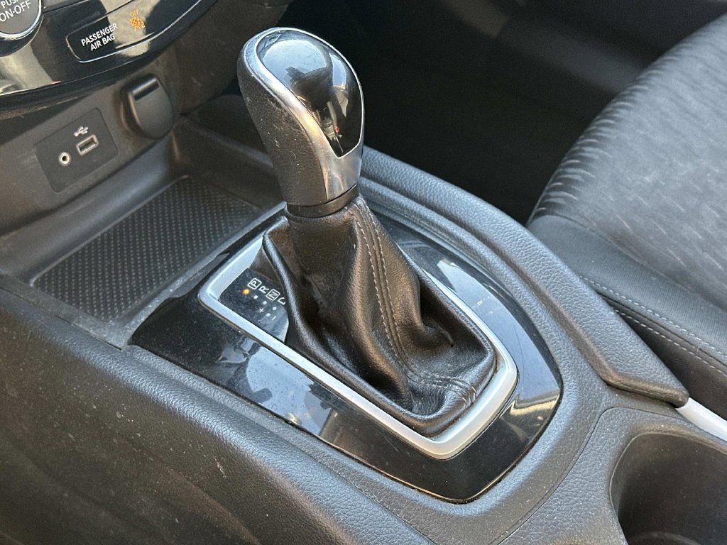 Used 2019 Nissan Rogue SV AWD/4WD image 32