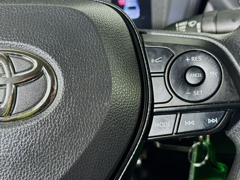 Used 2022 Toyota Corolla LE FWD image 14