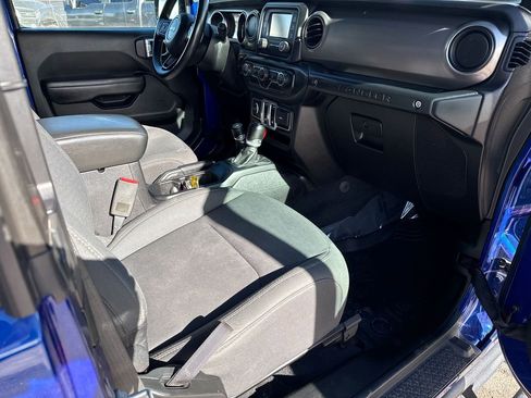 Used 2018 Jeep Wrangler Sport AWD/4WD image 30