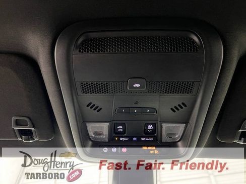 Used 2025 Cadillac XT6 Premium Luxury image 56