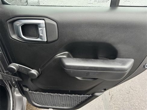 Used 2024 Jeep Gladiator Sport image 16