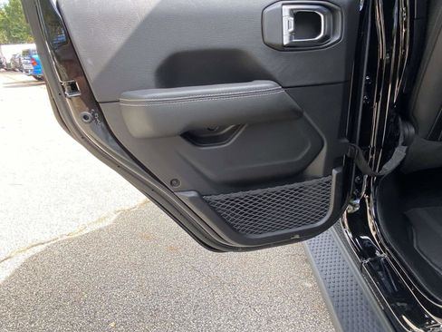 Used 2023 Jeep Wrangler Sahara w/ Cold Weather Group image 21