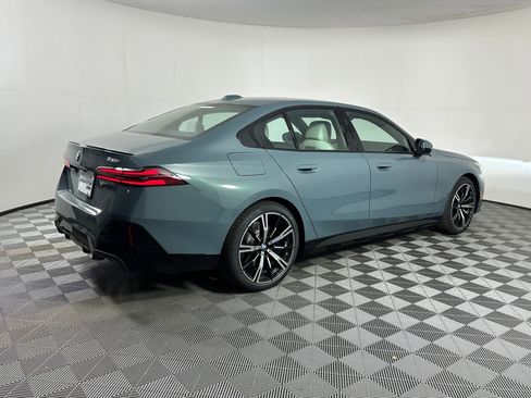 Used 2026 BMW 530i w/ M Sport Package image 7