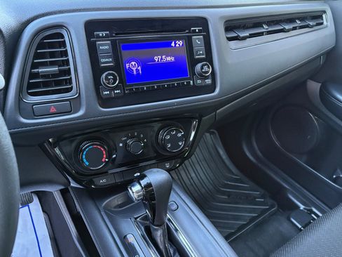 Used 2016 Honda HR-V LX image 32