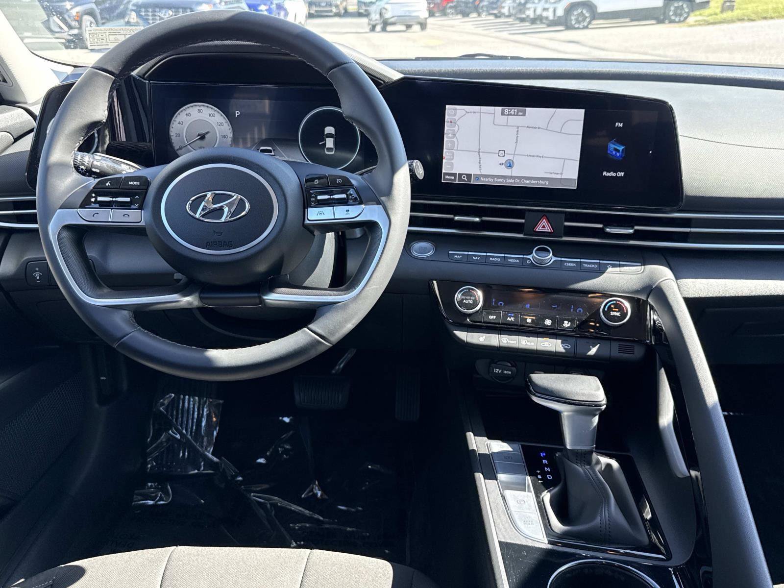 Used 2023 Hyundai Elantra SEL w/ Convenience Package FWD image 2