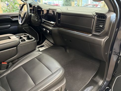 Used 2024 GMC Sierra 1500 SLT AWD/4WD image 18