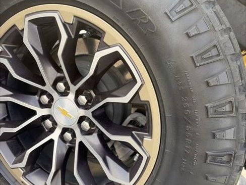 Used 2021 Chevrolet Colorado ZR2 image 12